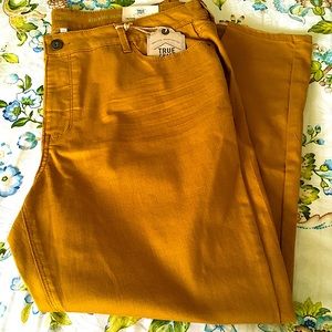 Fall ready colored jeans🍁